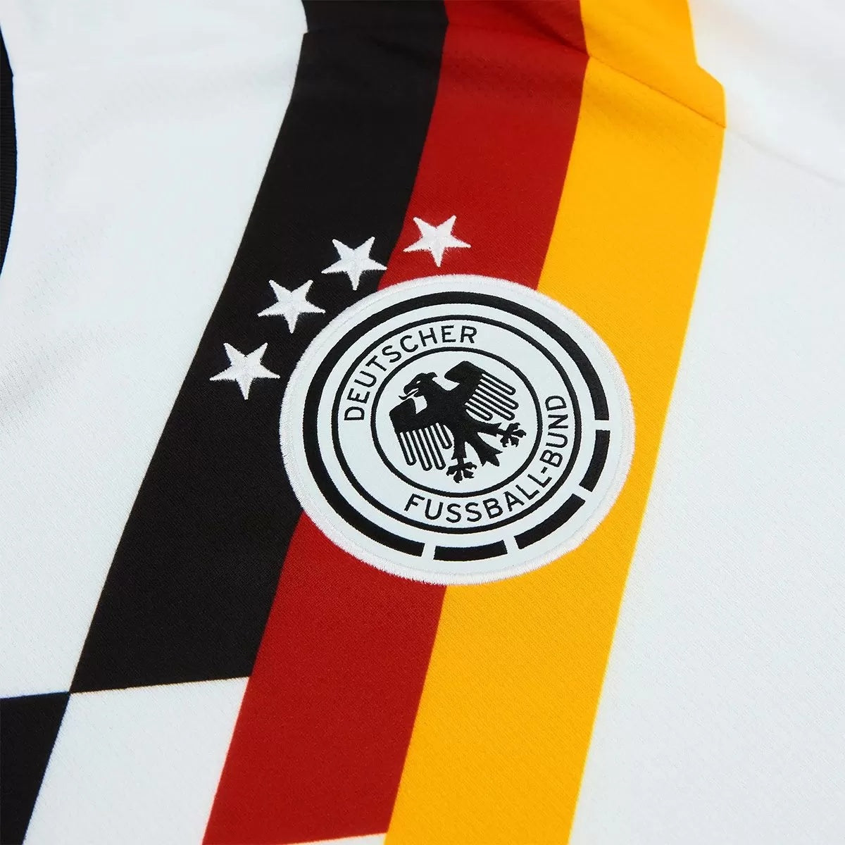 قميص بأكمام طويلة ألمانيا الأساسي 2026